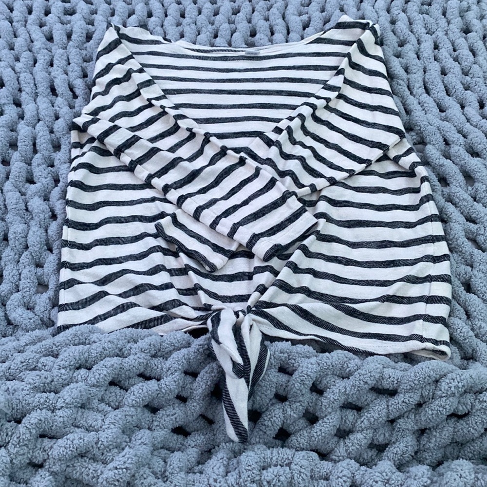 old navy long sleeve top